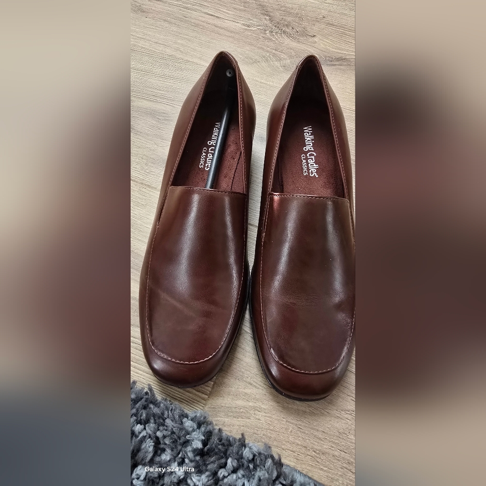 Walking Cradles Woman's Dark Brown Leather Slip-On Loafers 9W